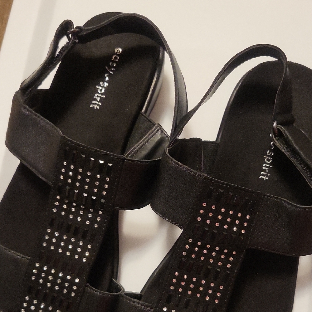 Easy Spirit Black Sandals with Sparkling Accents